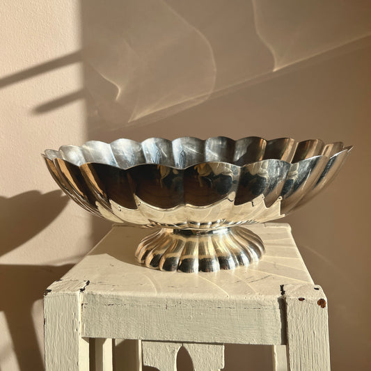 Large Vintage Scalloped Oval Silver Plated Bowl
