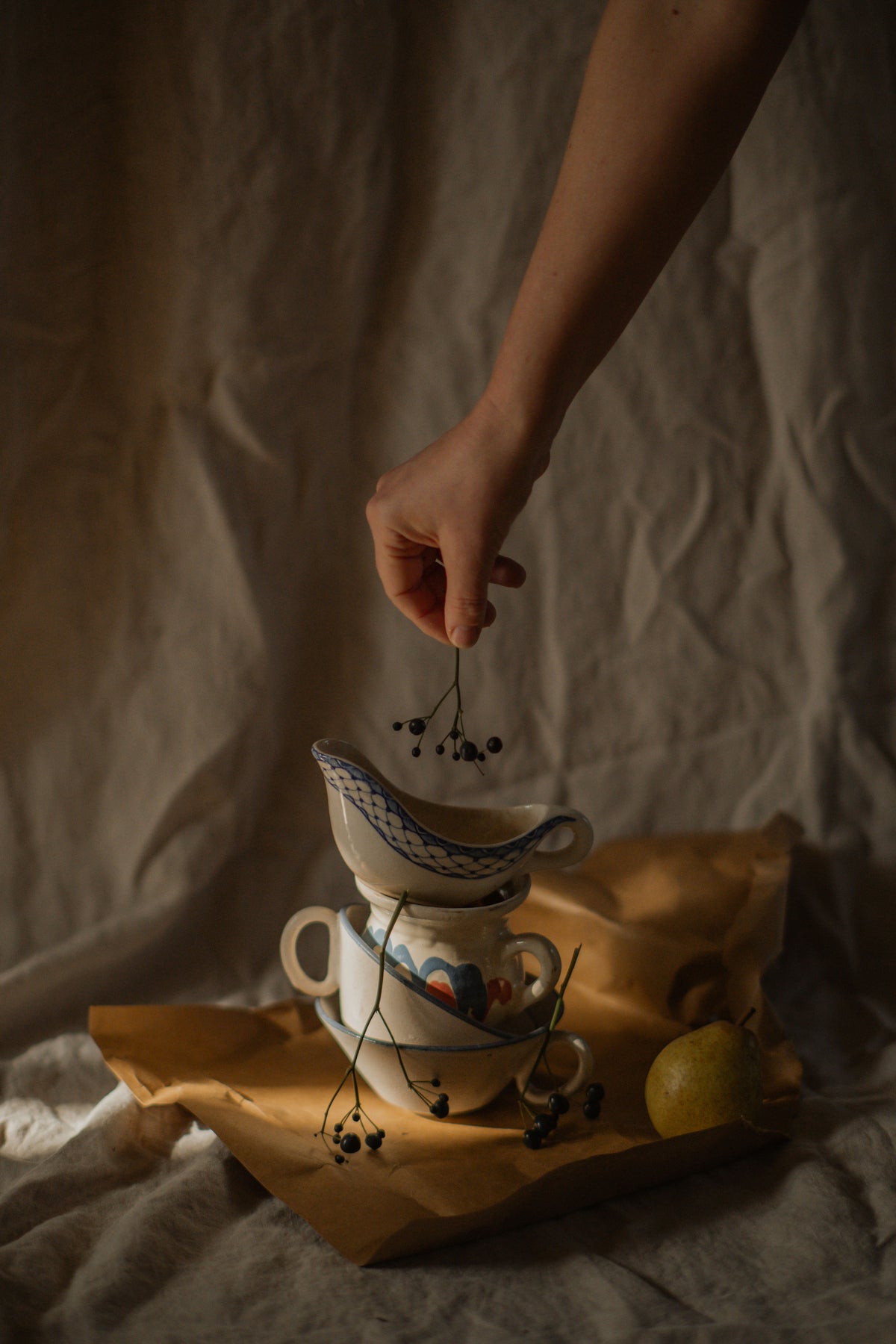 Prop styling by Ida Jacobsson-Wells – vintage ceramics still life